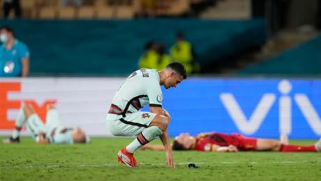 3 điểm nhấn Bỉ vs Bồ Đào Nha: Nước mắt của Ronaldo